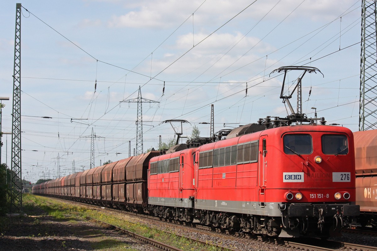 RBH 276 (151 151)+RBH 27x am 3.6.13 mit einem Kohlezug aus Oberhausen-West nach Plochingen in Ratingen-Lintorf.
