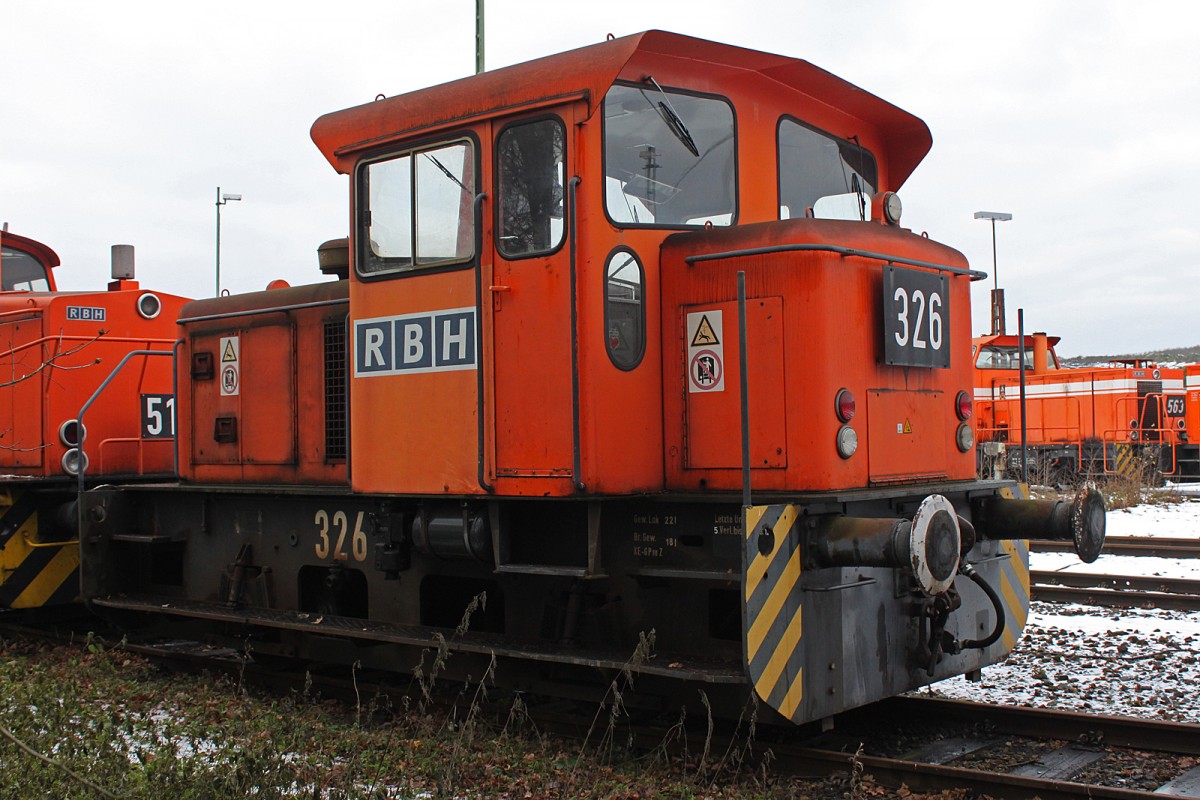 RBH 326 (Henschel DHG160B) am 30.12.14 in Marl.
