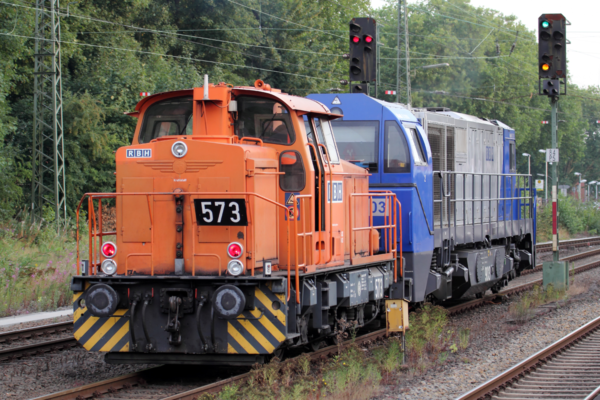 RBH 573 gezogen von RBH 903 in Recklinghausen 21.8.2013 