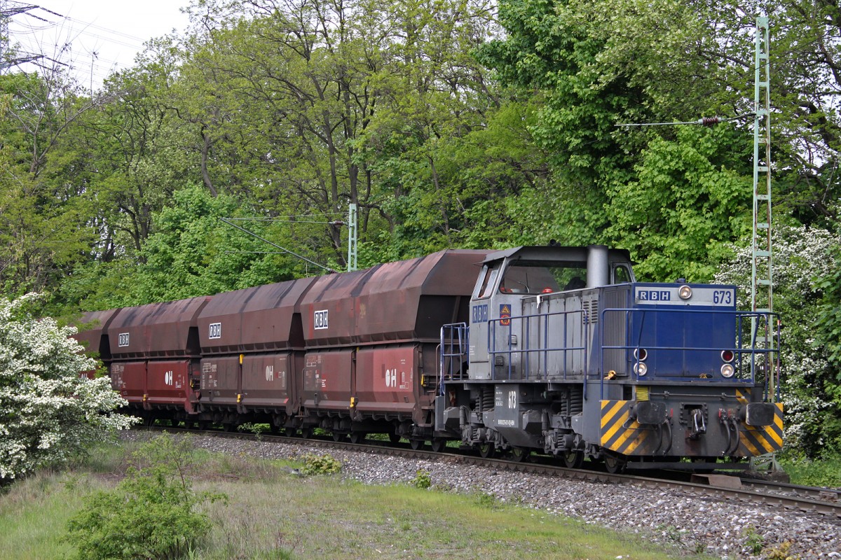 RBH 673 fuhr am 24.4.14 mit einem Fal-Zug in den Bottroper Hafen ein.