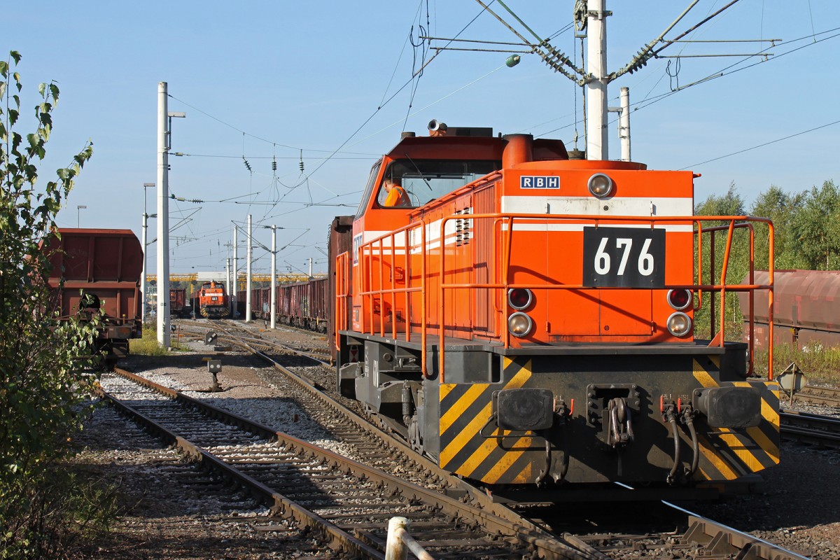 RBH 676 rangierte am 04.10.14 im Hafen Prosper. Das Bild ist mit Genehmigung der RBH vom RBH Gelände entstanden.