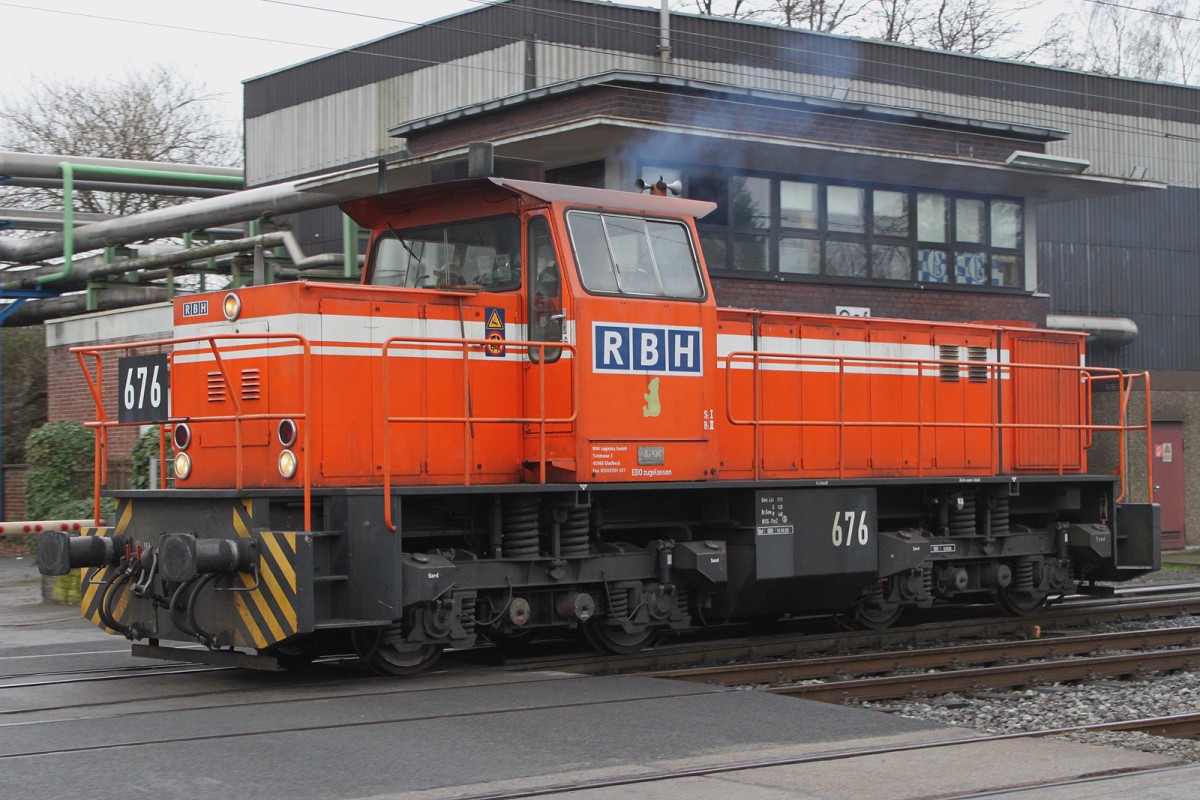 RBH 676 rangierte am 11.1.14 in Gladbeck-West.