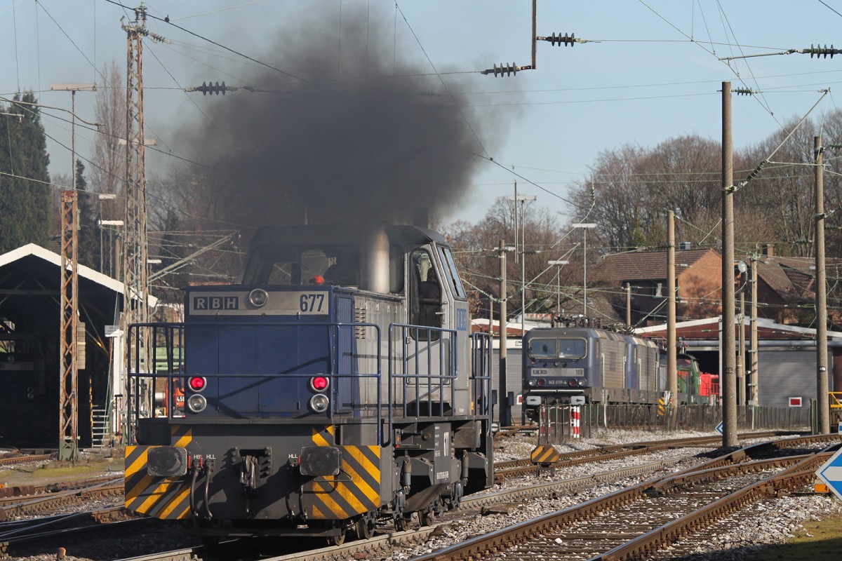 RBH 677 fuhr am 4.3.14 Lz durch Gladbeck-West nach Scholven.
