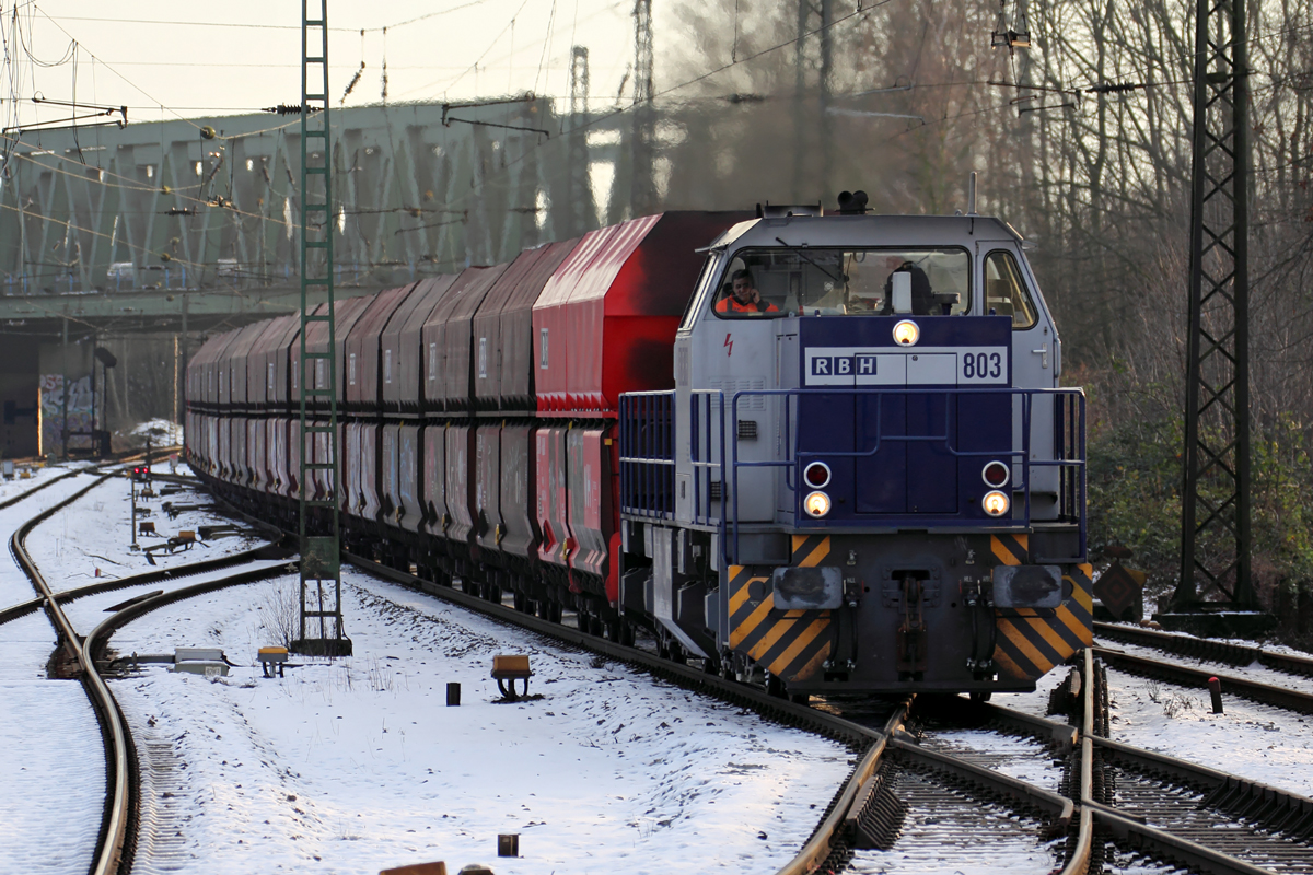 RBH 803 (275 803-1) durchfährt Recklinghausen-Süd 29.12.2014