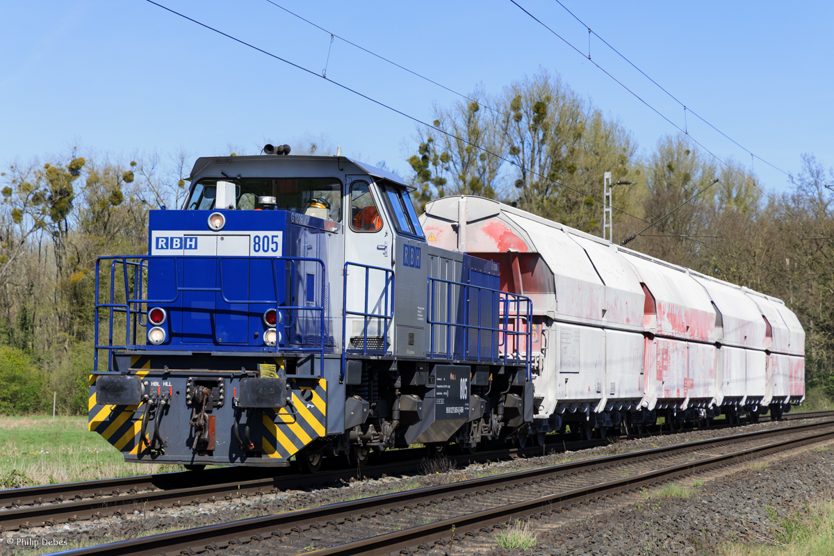 RBH 805 mit einem leeren Kalkzug in Ratingen Lintorf, 7. April 2026