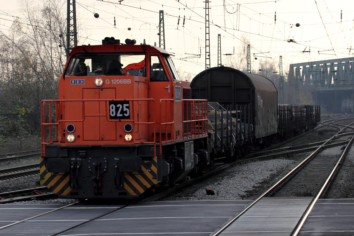 RBH 825 (275 006-5) in Recklinghausen-Süd 2.12.2014