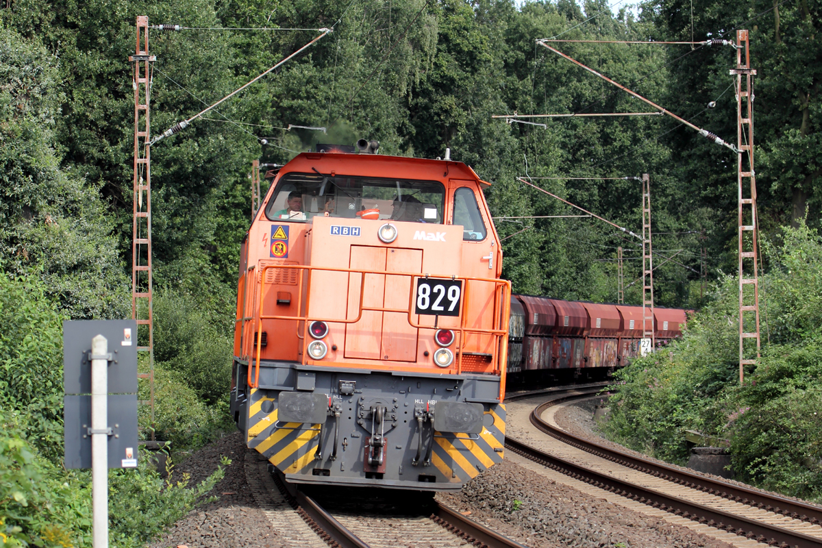 RBH 829 (275 817-5) am BÜ KM27,298 auf der Hamm-Osterfelder Strecke in Recklinghausen 26.8.2015