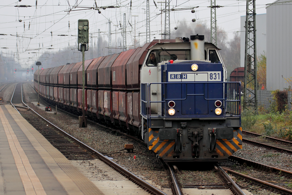 RBH 831 (275 869-6) in Recklinghausen-Süd 2.12.2014