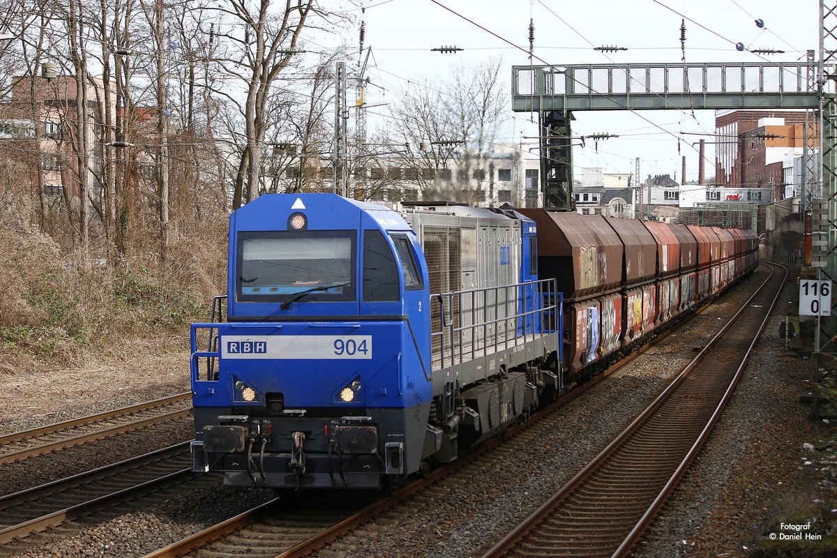RBH 904 MaK G 2000BB mit Kohlezug in Wuppertal, M�rz 2017.