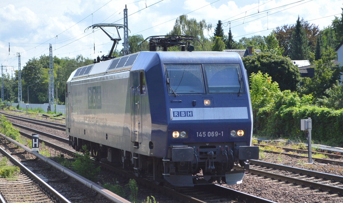 RBH Logistics GmbH, Gladbeck [D] mit  145 069-1  [NVR-Nummer: 91 80 6145 069-1 D-DB] am 06.08.21 Berlin Hirschgarten.
