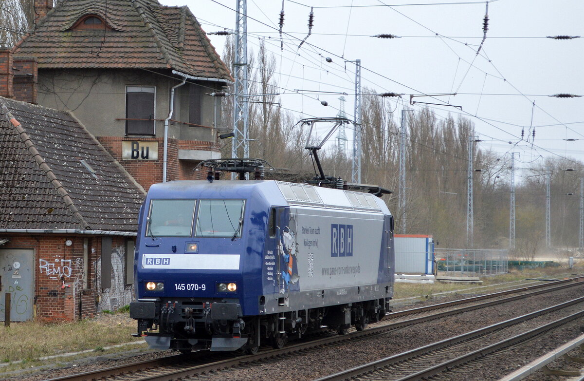 RBH Logistics GmbH, Gladbeck [D] mit  145 070-9  [NVR-Nummer: 91 80 6145 070-9 D-DB] am 04.04.22 Berlin Buch.