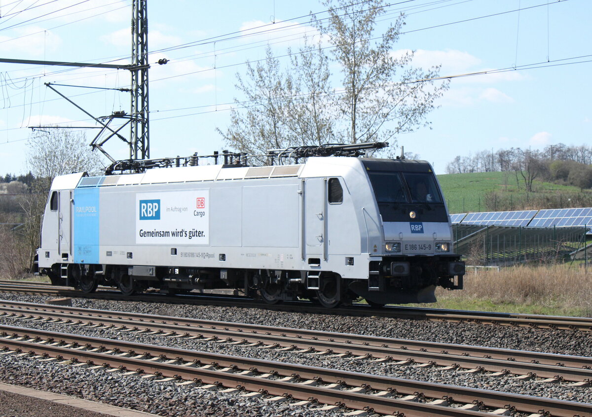 RBP E186 145-9 erreicht am 05.04.2023 aus Richtung Bebra kommend ihren Zielbahnhof Gerstungen.