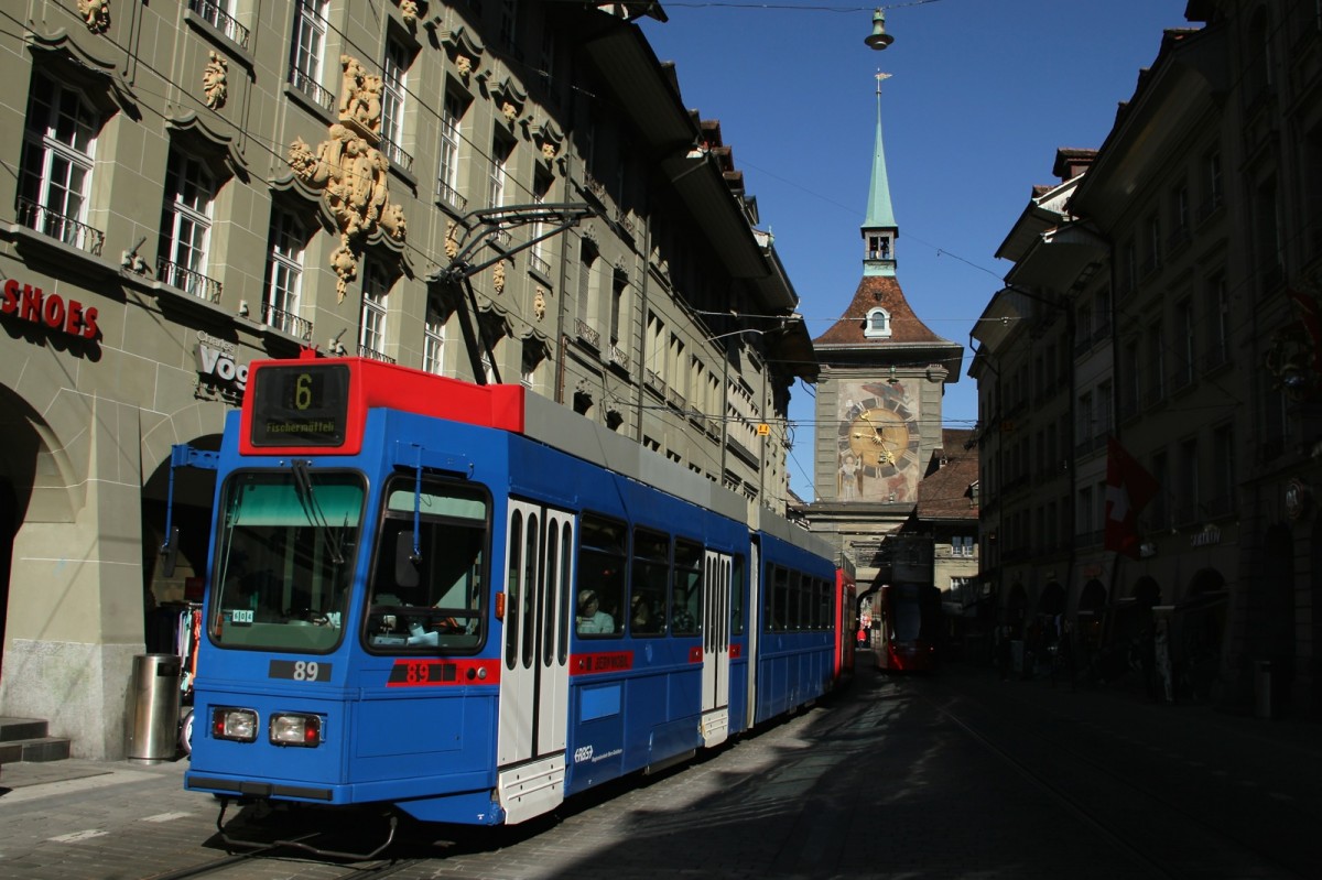 RBS / Bern Mobil - Tram Be 4/10  Wagennummer 89 unterwegs in der Fussgängerzone Richtung Fischermätteli auf der Linie 6 am 22.04.2015