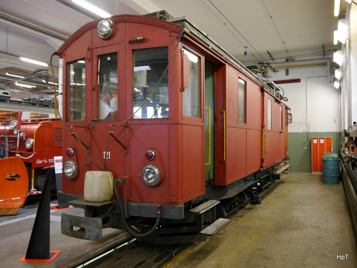 RBS - 100 Jahr Feier Triebwagen Gem 4/4 121 im Depot in Solothurn am 27.08.2016 