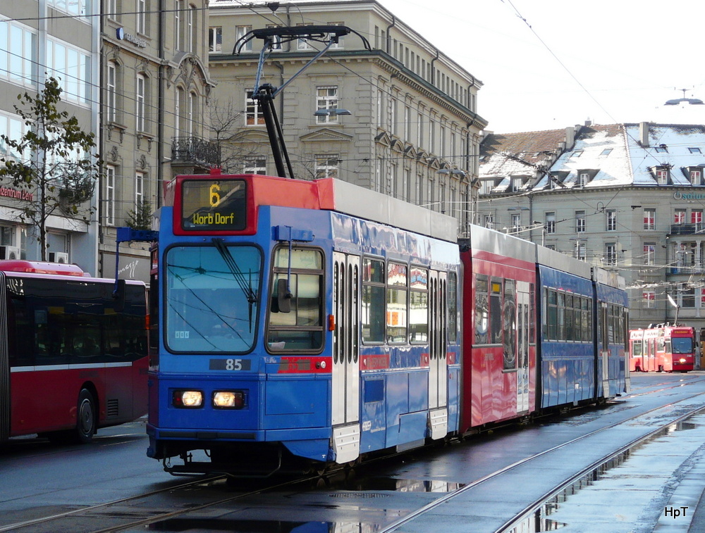 RBS - Be 4/10  85 unterwegs auf der Linie 6 in der Stadt Bern am 30.11.2013