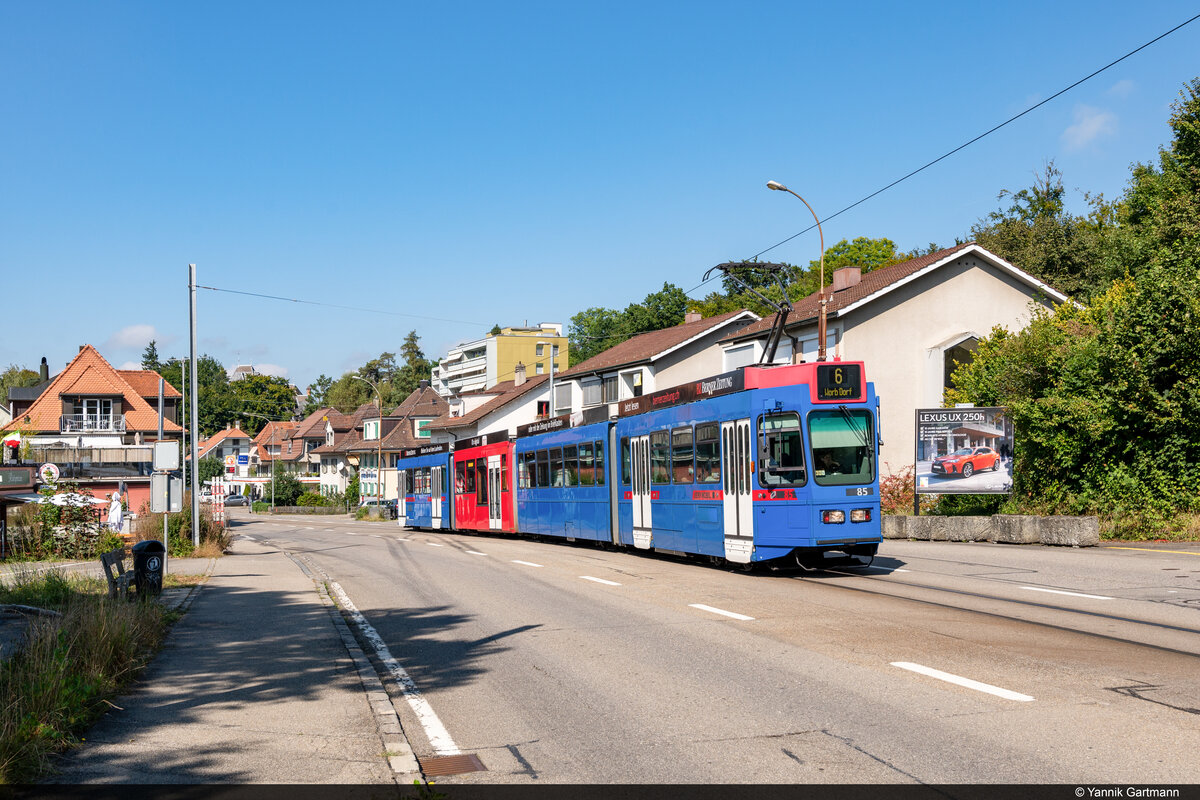 RBS Be 4/10 85 ist am 18.09.2021 unterwegs auf dem Einspurabschnitt auf der Thunstrasse in Richtung Worb Dorf