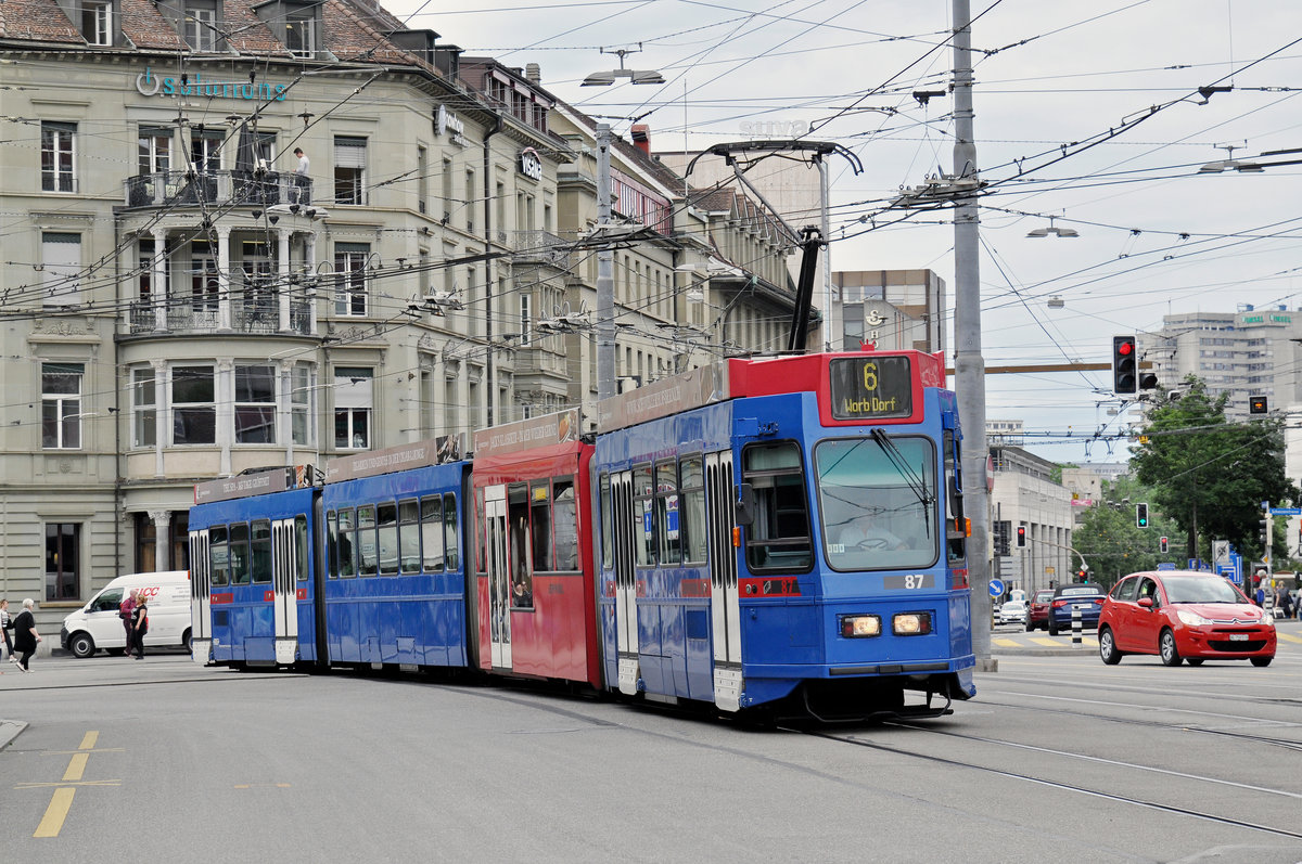 RBS Be 4/10 Nr. 87, auf der Linie 6, fährt Richtung Haltestelle Bahnhof Bern. Die Aufnahme stammt vom 09.06.2017.