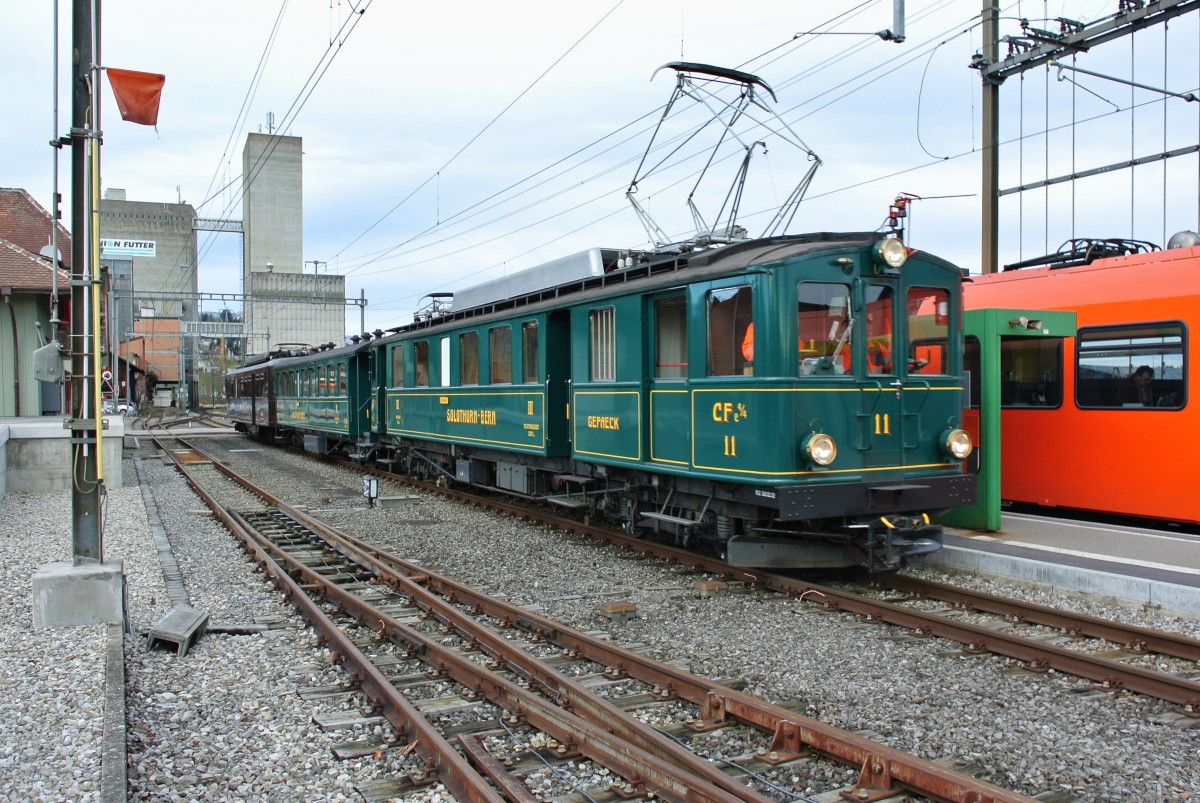 RBS CFe 4/4 Nr. 11, C4 Nr. 61 und Bre 4/4 Nr. 1  Pendler-Pintli  als Extrazug Solothurn - Lohn-Lterkofen - Solothurn in Lohn, 12.01.2015.