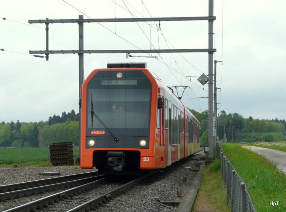 RBS - RABe 4/12  23 bei der durchfahrt im Büren zum Hof am 01.05.2014