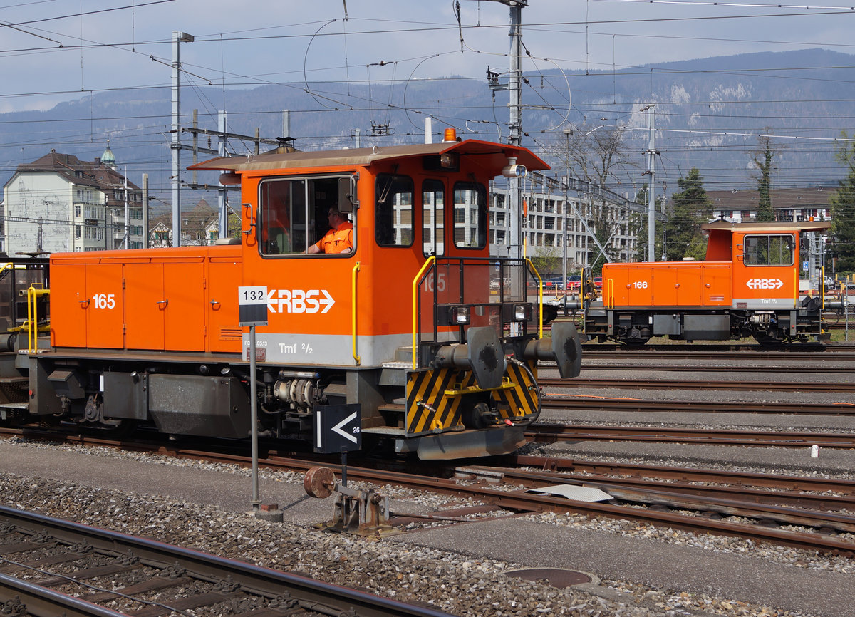 RBS: Tmf 2/2 165 und Tmf 2/2 166 in Solothurn am 6. April 2017.
Foto: Walter Ruetsch 