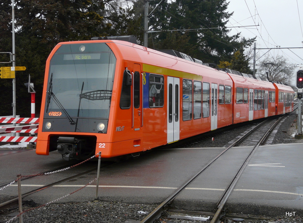 RBS - Triebwagen RABe 4/12 22 bei der einfahrt im Bahnhof Jegenstorf am 02.02.2014