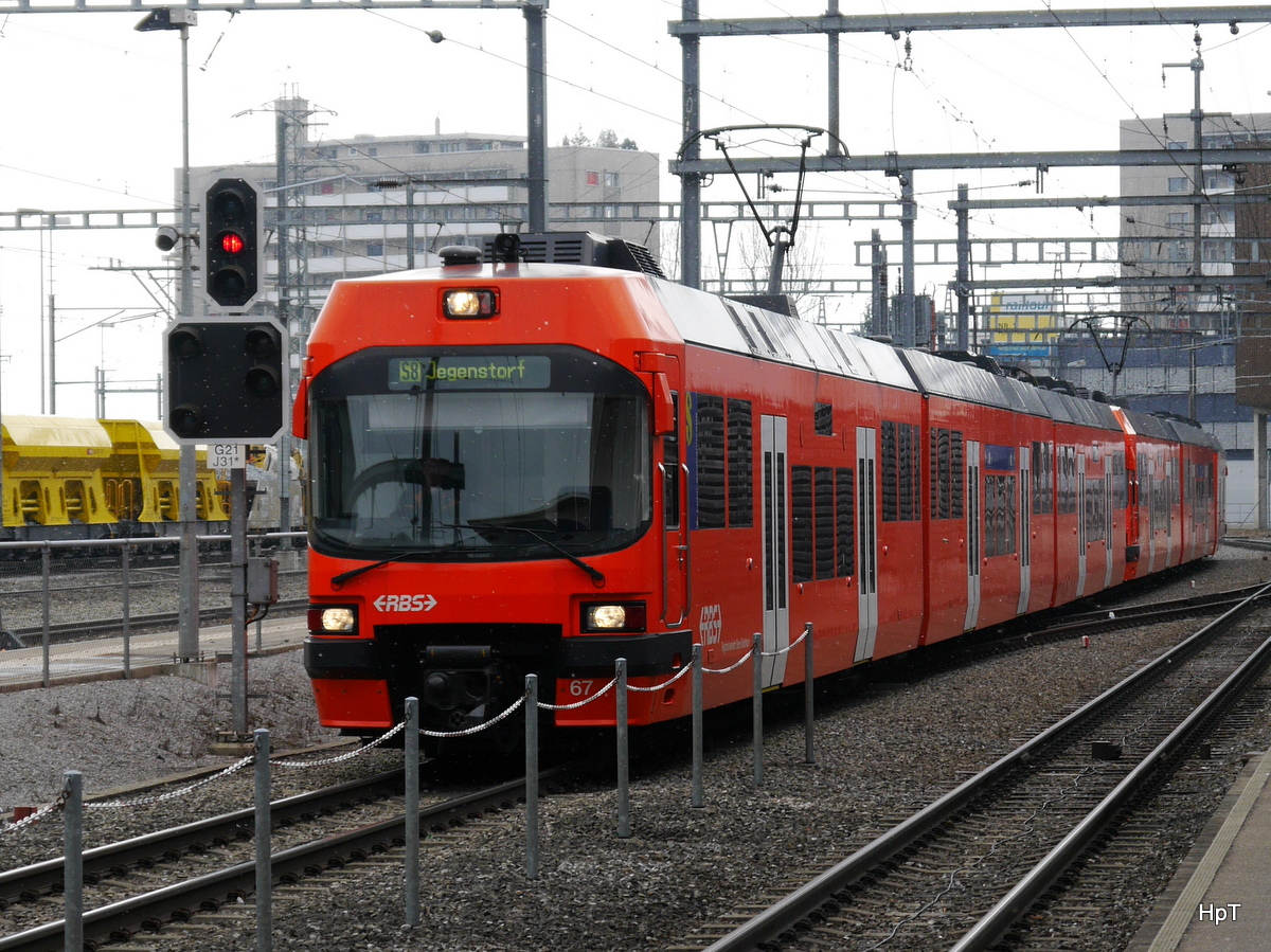 RBS - Triebzug Be 4/12 67 bei der einfahrt in den Bahnhof Zollikofen am 25.02.2018