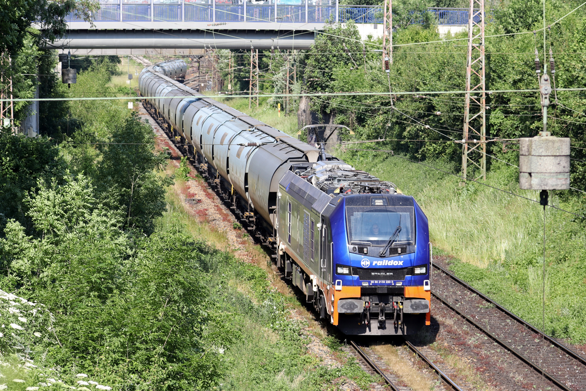 RCM 159 220-3 in Diensten von Raildox auf der Hamm-Osterfelder Strecke in Recklinghausen-Ost 10.6.2023