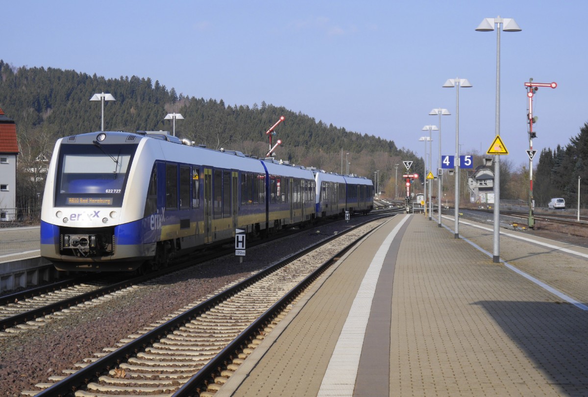 RE 10 Hannover - Bad Harzburg, Einfahrt Goslar Gleis 3. Das über dem Zug sichtbare Hp2 steht für einen Zug der RB 82 nach Kreiensen. Aufnahme vom 8.3.16.