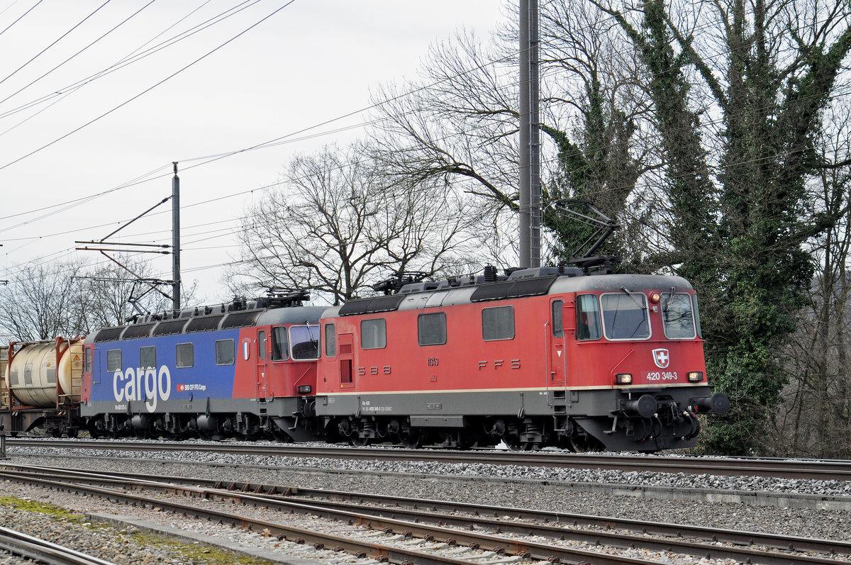 Re 10/10, mit den Loks 420 349-3 und 620 075-2, fahren Richtung Rheinfelden. Die Aufnahme stammt vom 03.03.2017.
