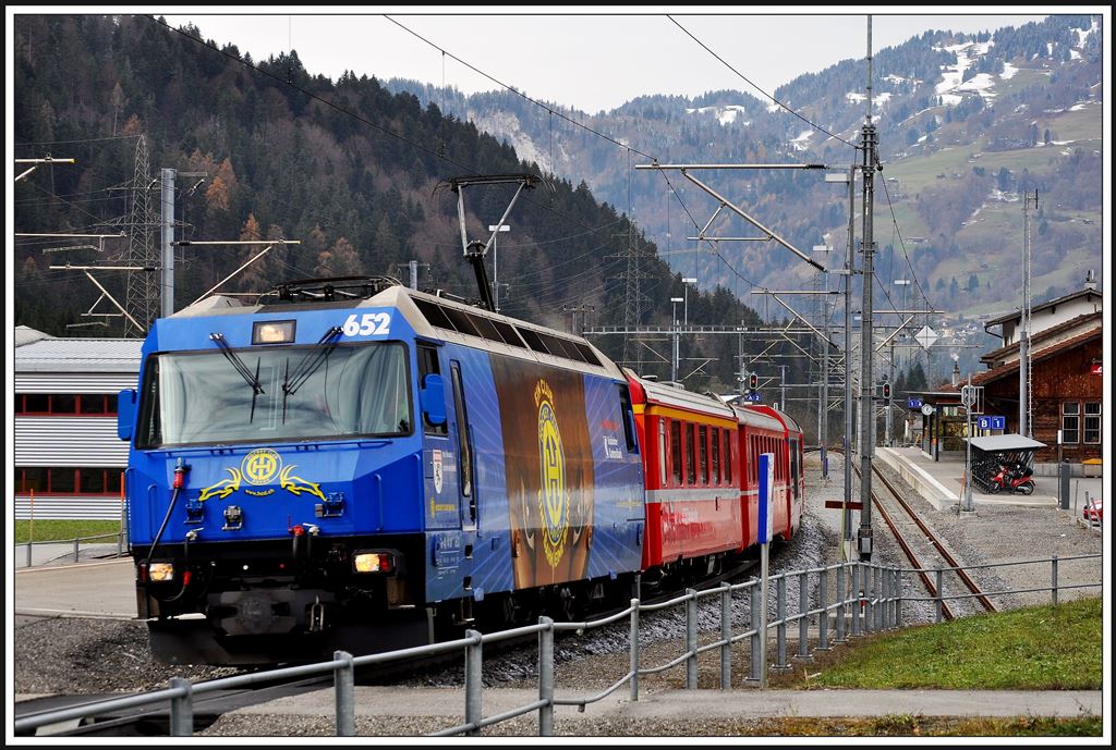 RE 1041 nach Davos Platz mit Ge 4/4 III 652  Vaz/Obervaz Lenzerheide-Valbella  verlässt Schiers. (28.11.2013)