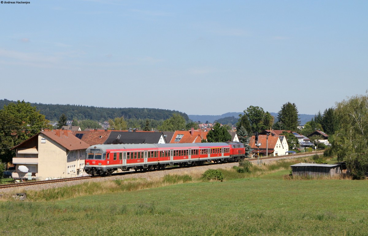 RE 22311 (Rottweil-Neustadt(Schwarzw)) mit Schublok 218 436-4 bei Deißlingen 29.8.15