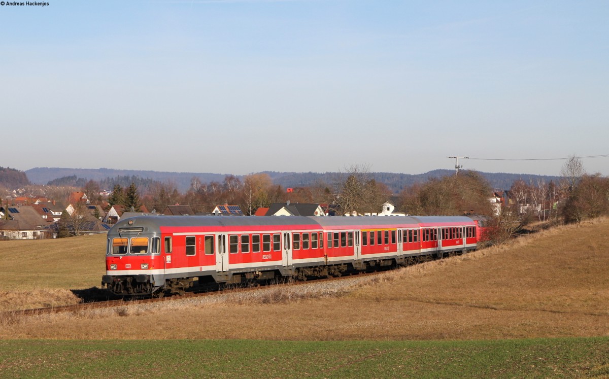 RE 22311 (Rottweil-Neustadt(Schwarzw)) mit Schublok 218 343-2 bei Deißlingen 27.12.15