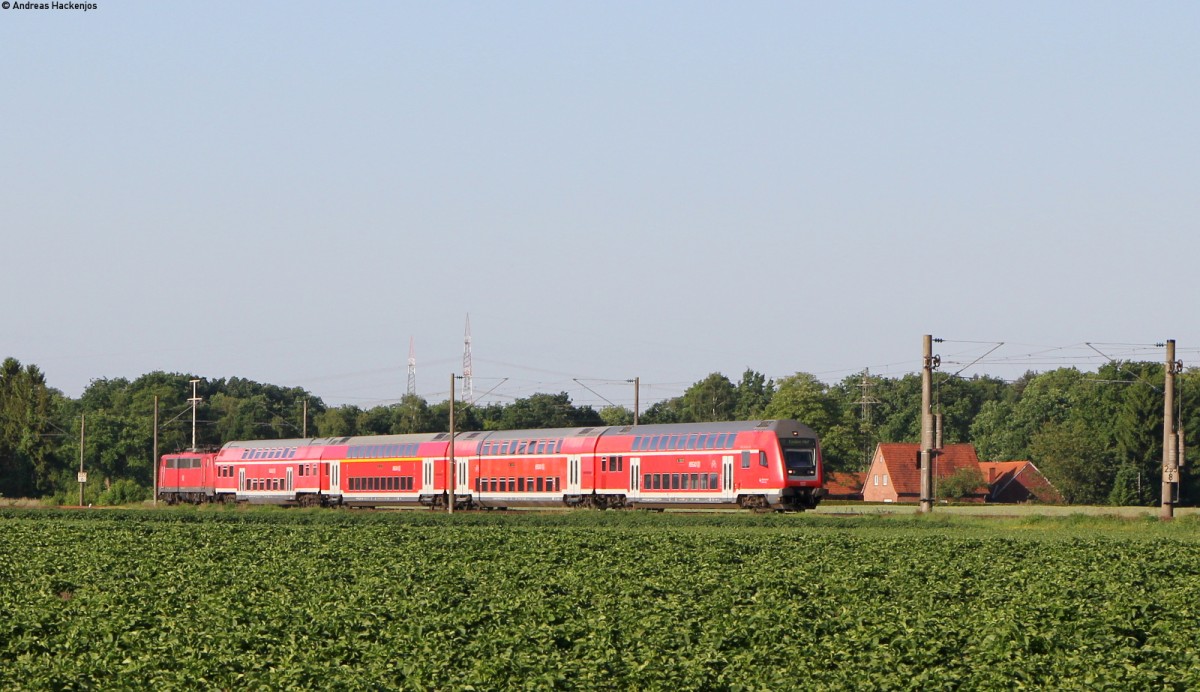 RE 26216 (Münster(Westf)Hbf-Emden Hbf) mit Schublok 111 141-8 bei Teglingen 11.6.15