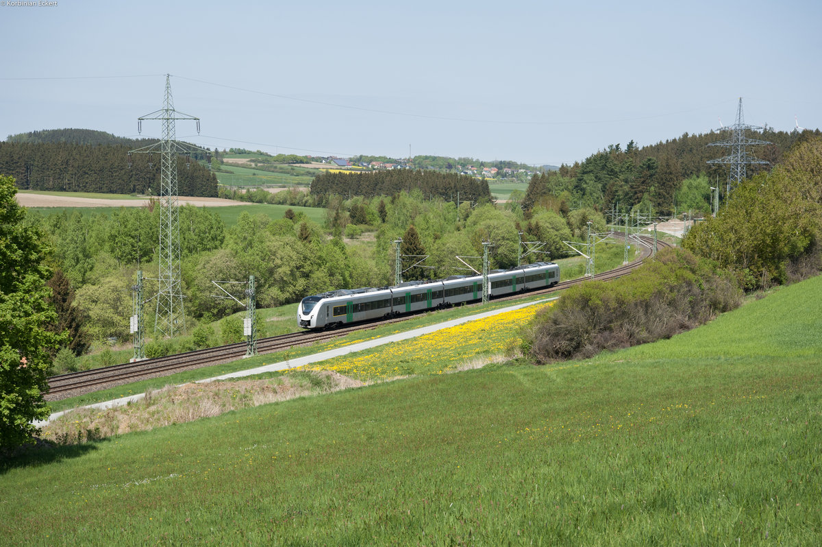 RE 26916 von Dresden Hbf nach Hof Hbf bei Hof, 04.05.2018