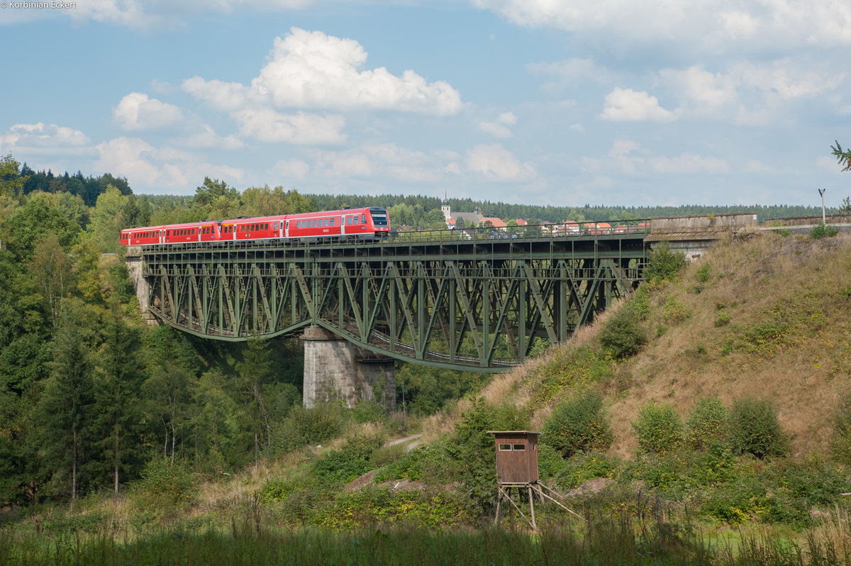 RE 3432 von Hof Hbf nach Nürnberg bei Neusorg, 10.09.2016