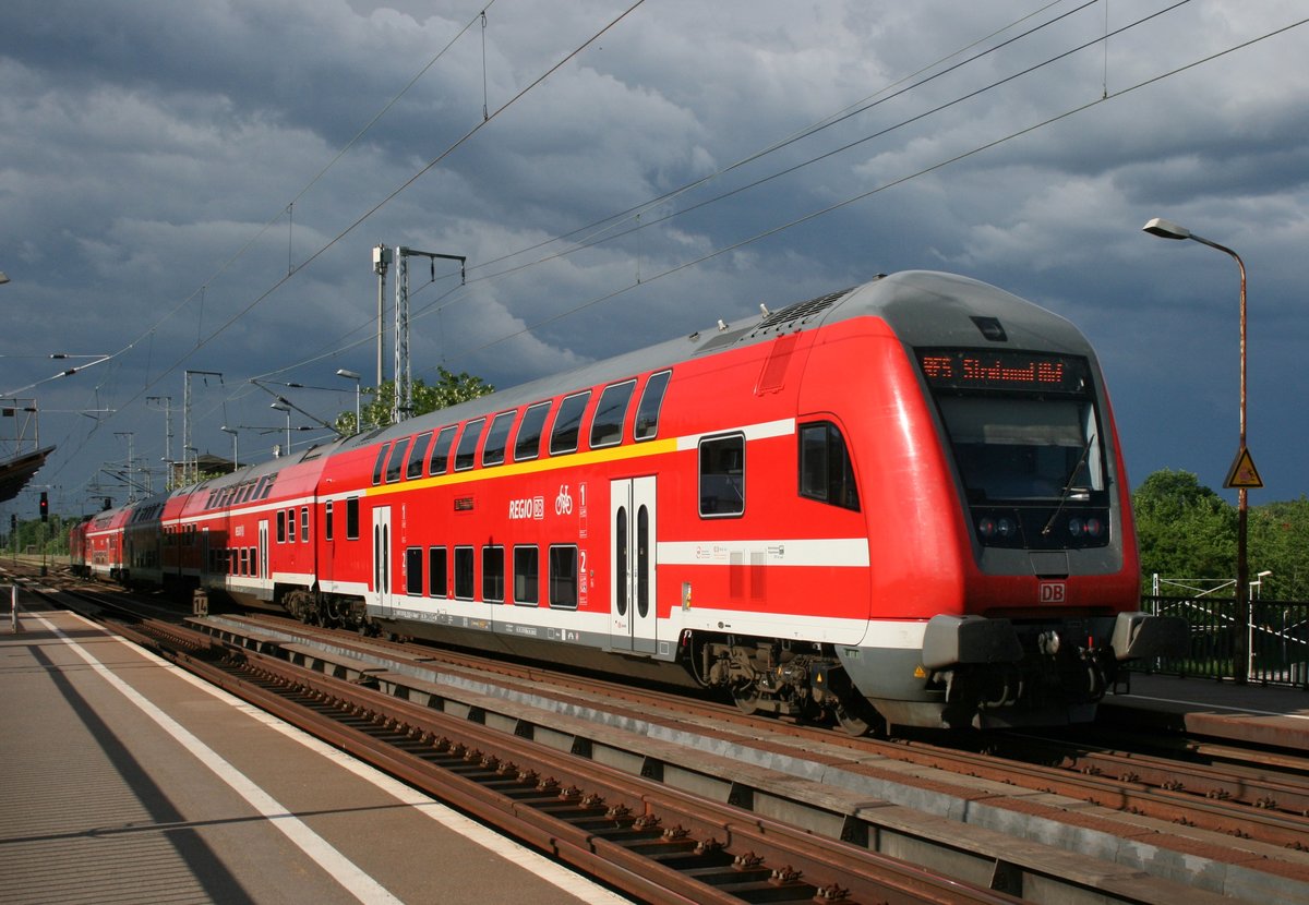 RE 3518 (Elsterwerda–Stralsund Hbf) am 30.05.2016 in Doberlug-Kirchhain