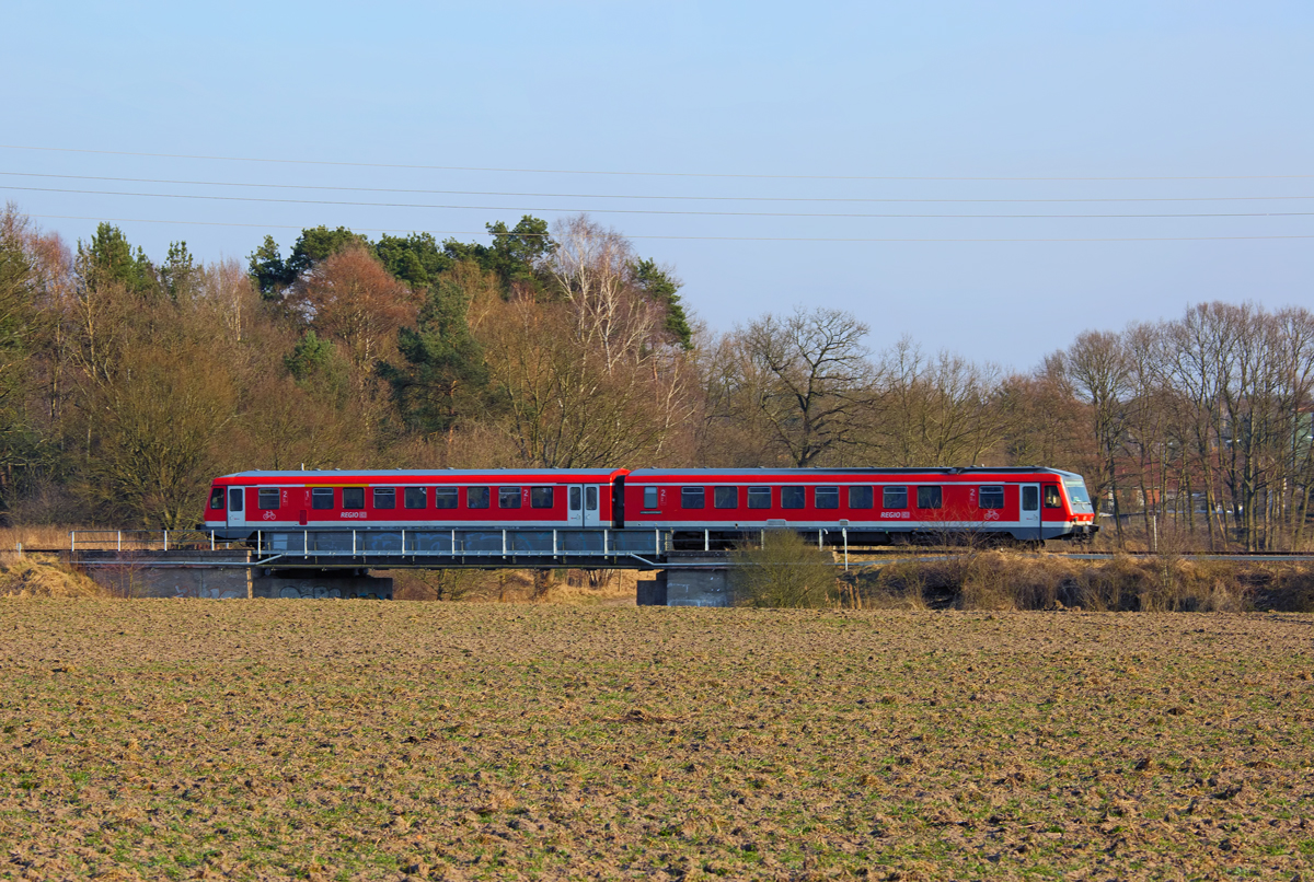 RE 4 auf der Eisenbahnbrücke zwischen Torgelow und Eggesin, Höhe Gumnitz. - 19.03.2015