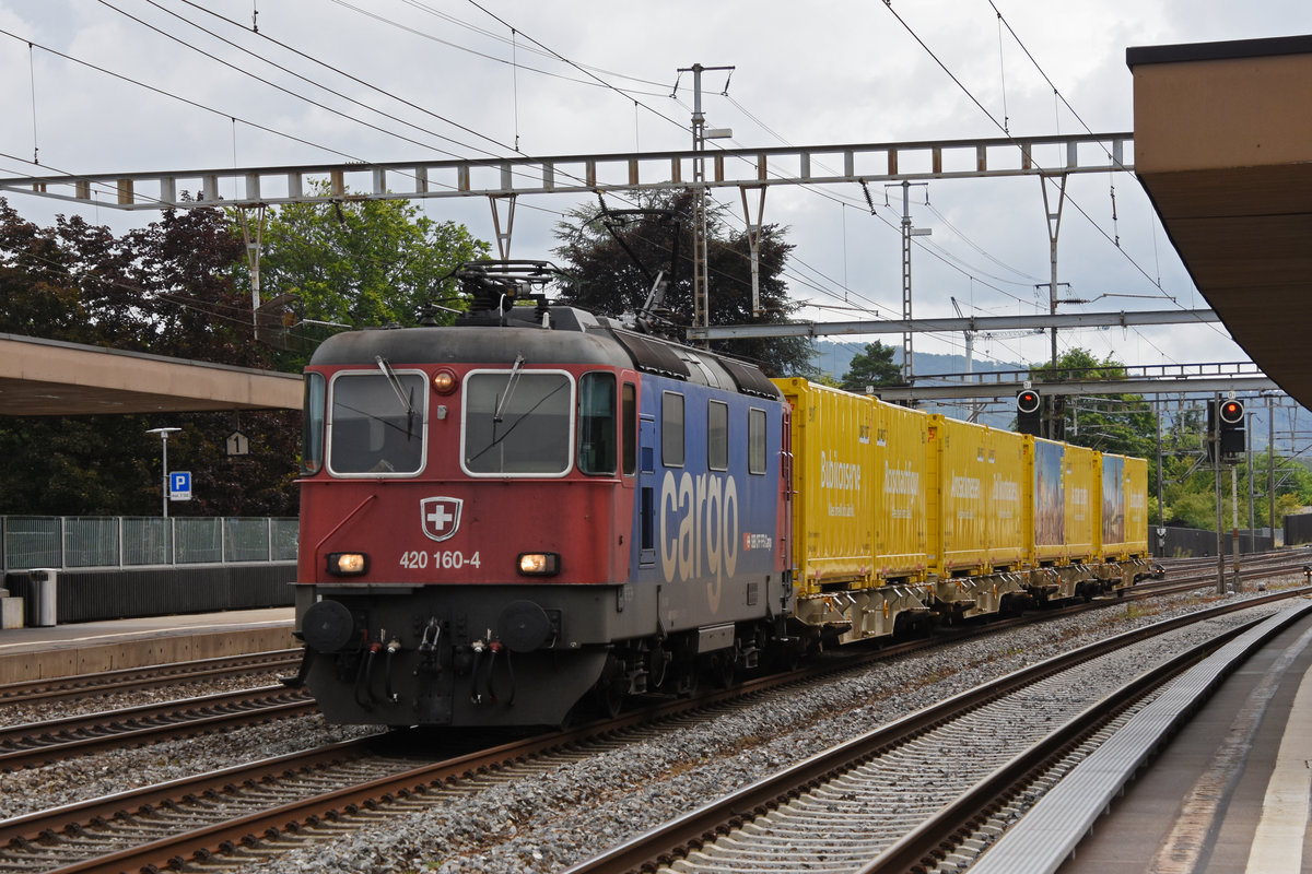 Re 420 160-4 durchfährt den Bahnhof Rupperswil. Die Aufnahme stammt vom 31.07.2019.