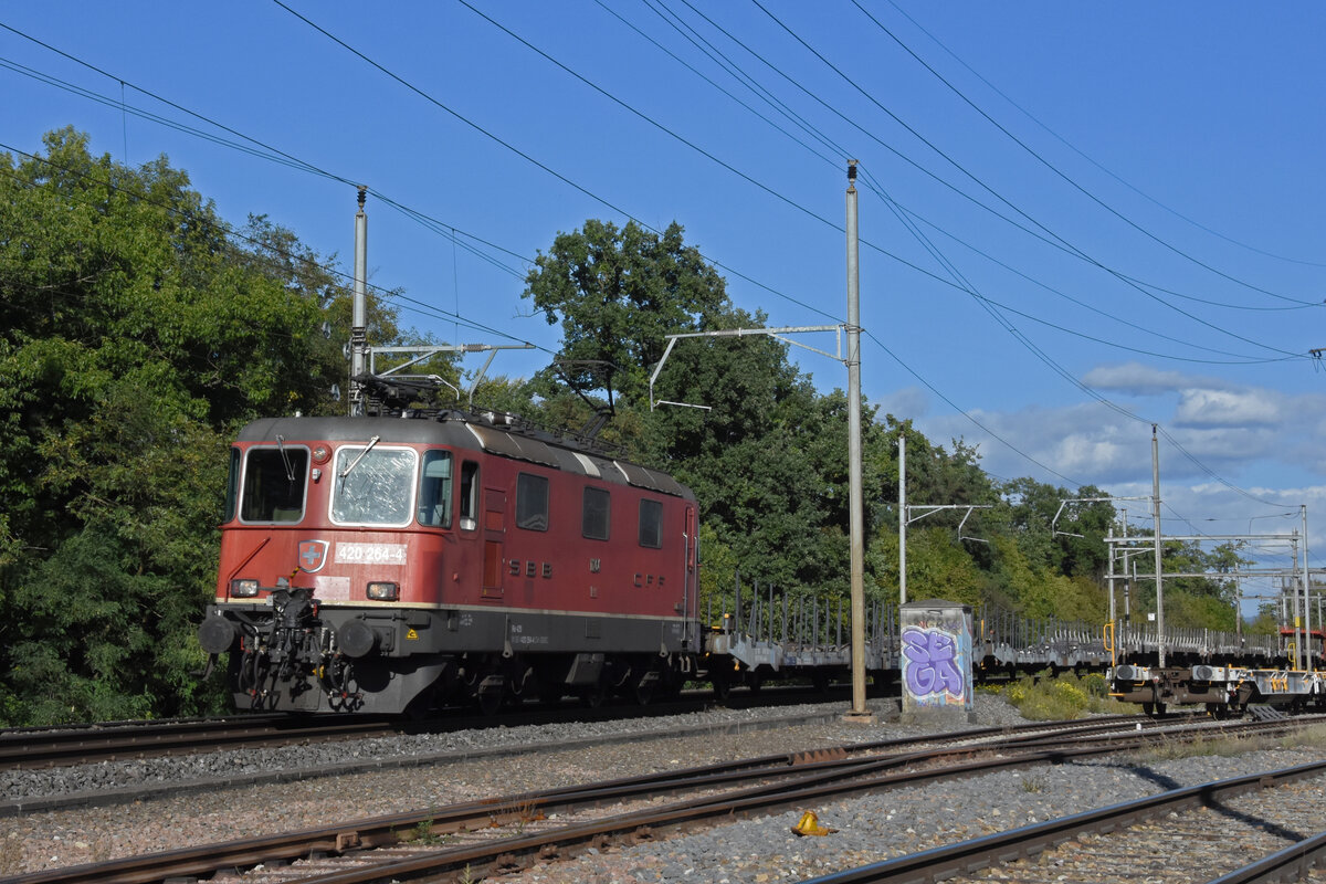 Re 420 264-4 fährt am 19.09.2022 Richtung Bahnhof Kaiseraugst.