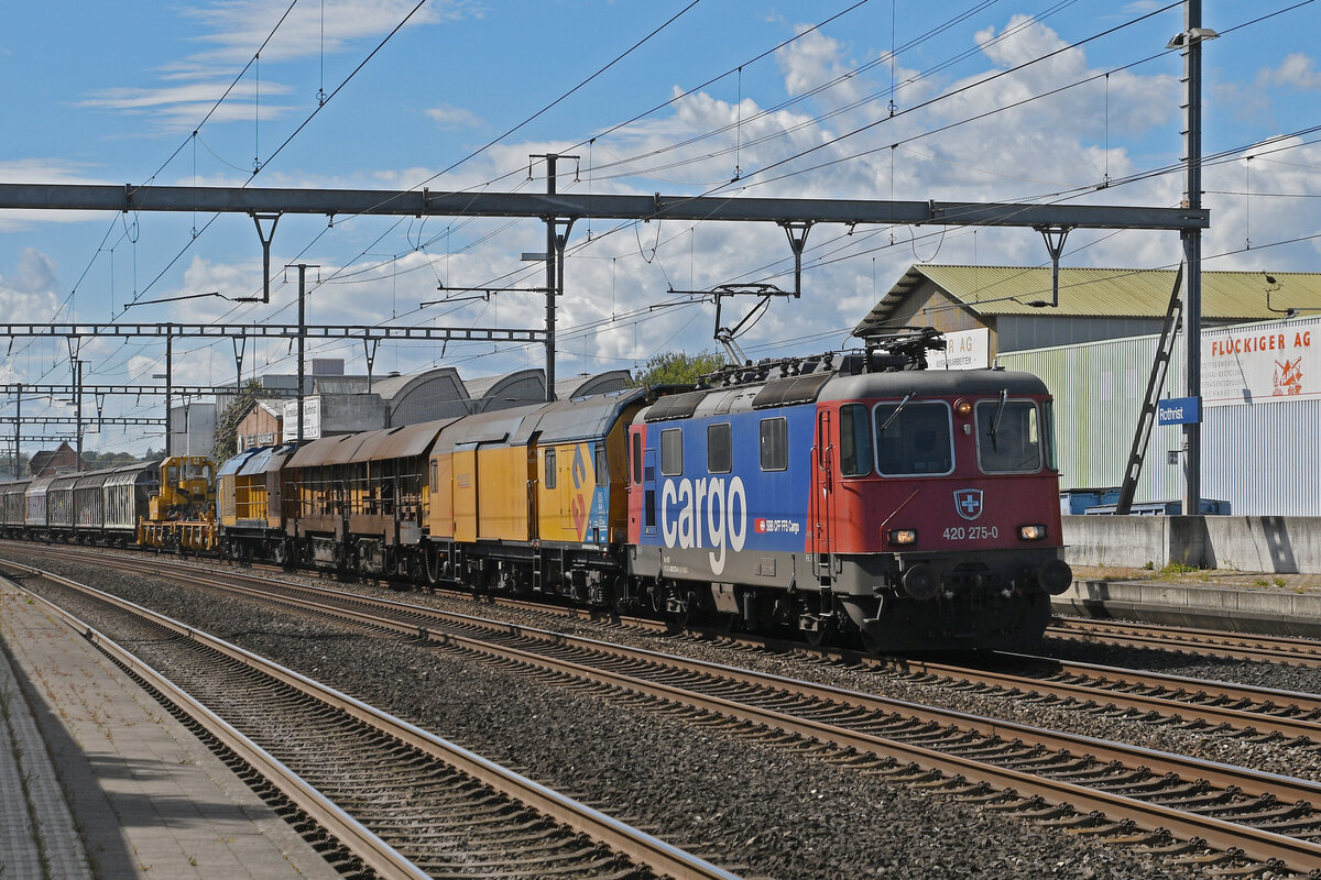 Re 420 275-0 durchfährt am 15.09.2025 den Bahnhof Rothrist.