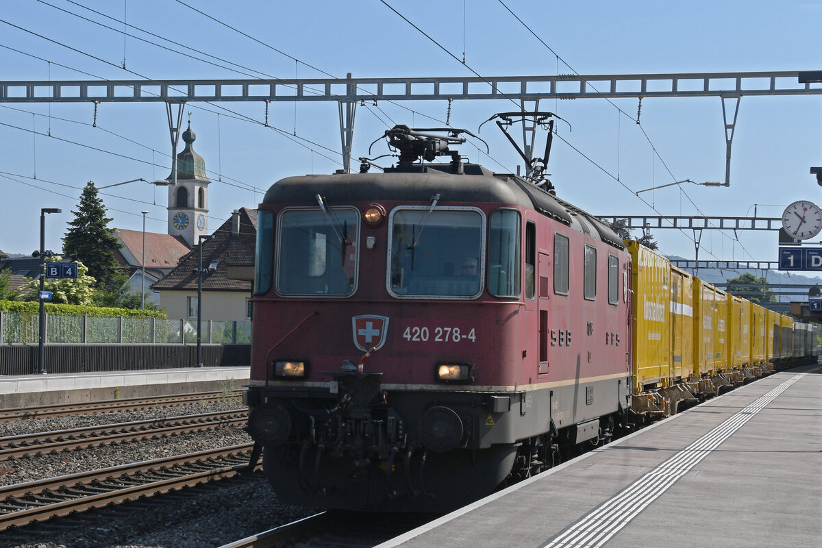 Re 420 278-4 durchfährt am 19.05.2025 den Bahnhof Rupperswil.
