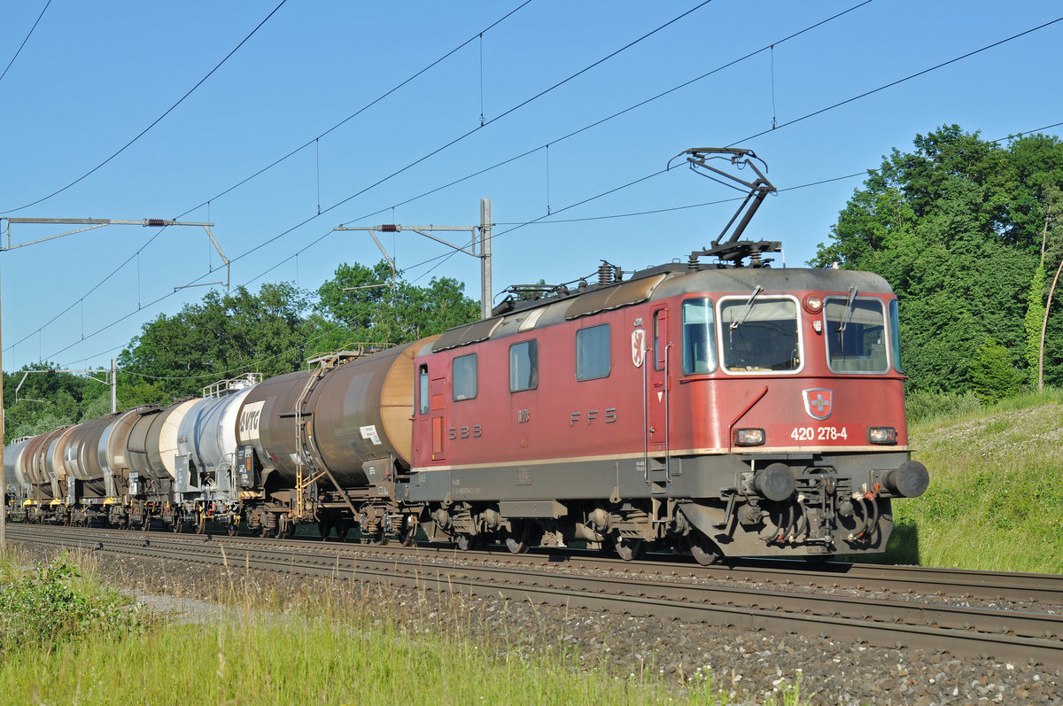 Re 420 278-4 fährt Richtung Bahnhof Kaiseraugst. Die Aufnahme stammt vom 08.06.2017.