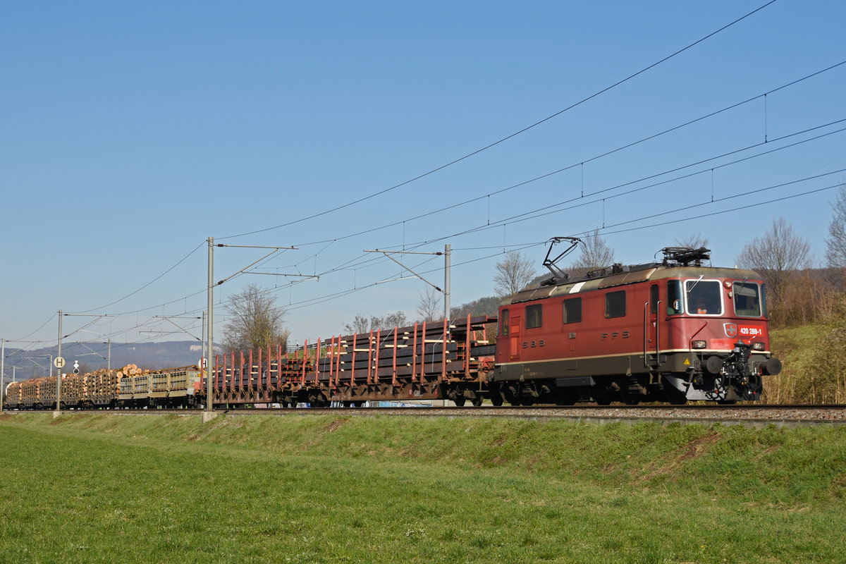 Re 420 289-1 fährt Richtung Bahnhof Sissach. Die Aufnahme stammt vom 21.03.2019.