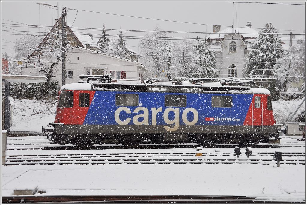 Re 421 378-7 in Chur. (05.03.2016)