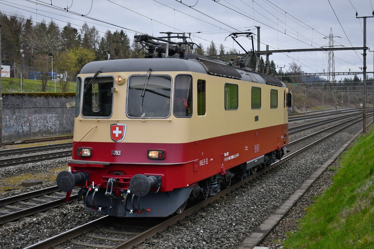 Re 421 393-0 auf dem Weg von Winterthur nach Oensingen, aufgenommen bei Othmarsingen am 30.03.2020.