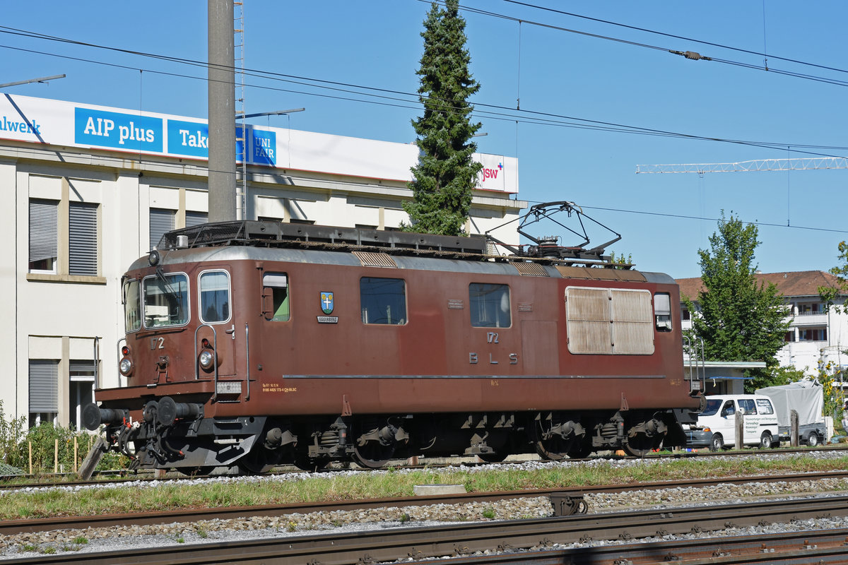 Re 425 172 der BLS durchfährt den Bahnhof Pratteln. Die Aufnahme stammt vom 12.09.2019.