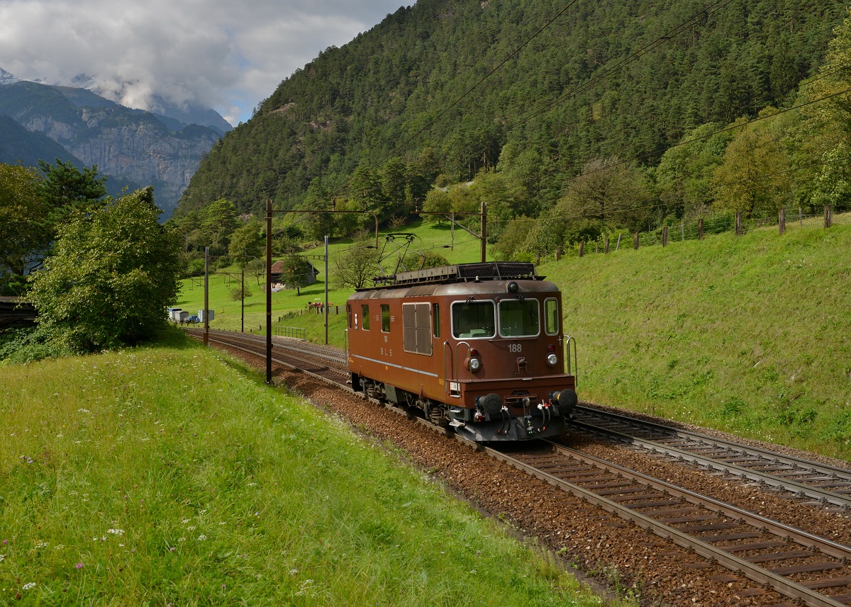 Re 425 188 am 02.09.2014 bei Erstfeld. 