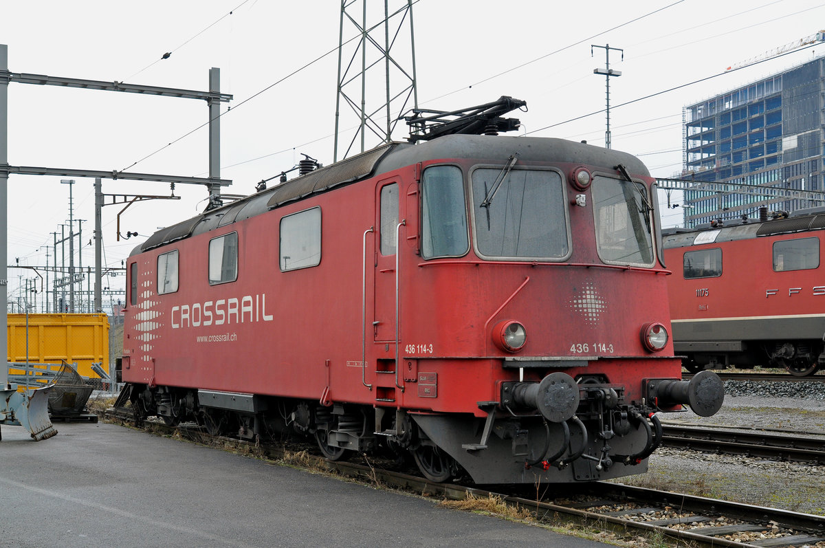 Re 430 114-3  Natalie  von Crossrail wartet beim Güterbahnhof Muttenz auf den nächsten Einsatz. Die Aufnahme stammt vom 06.02.2017.