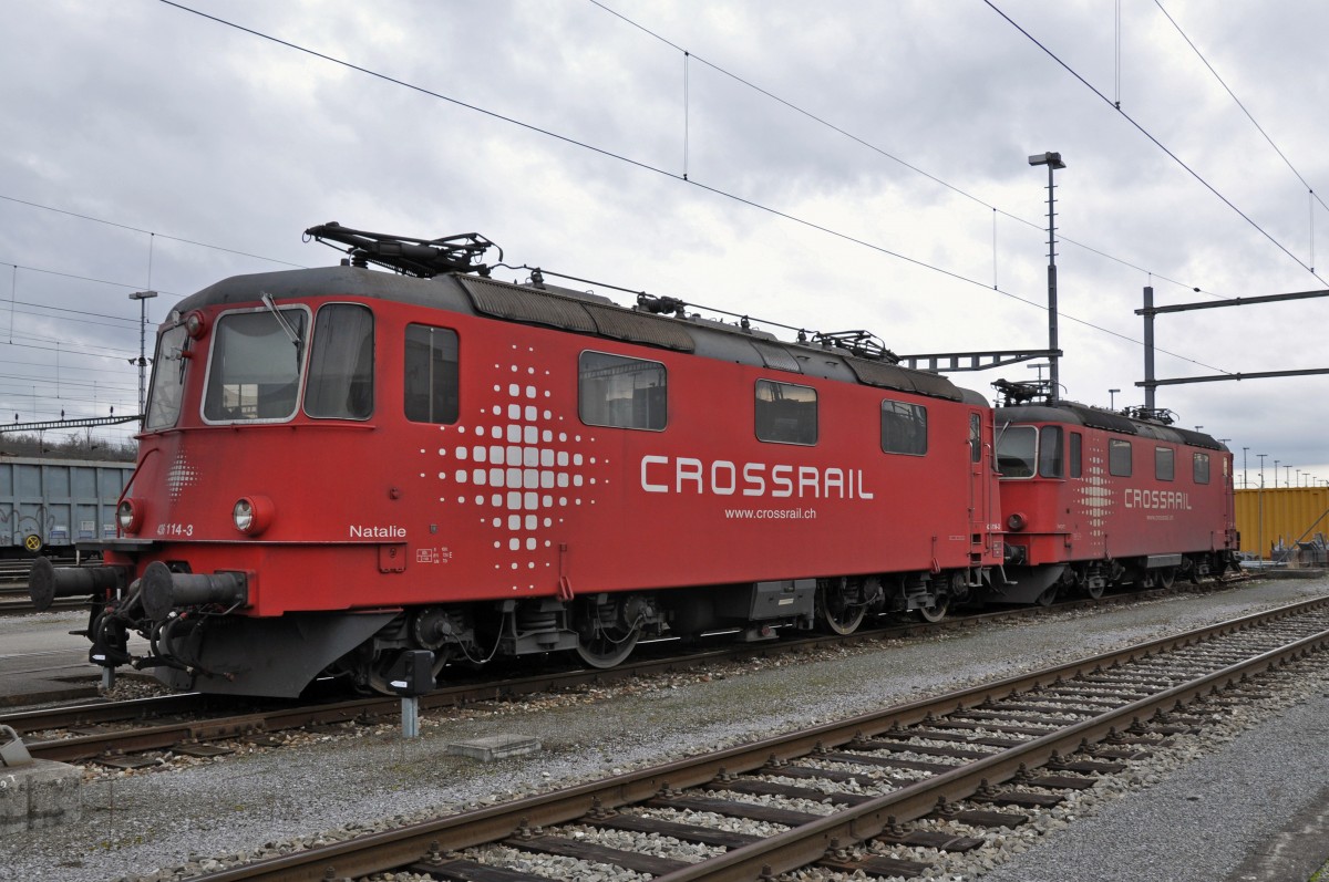Re 436 114-3  NATALIE  und 436 115-0  IVON  beim Güterbahnhof in Muttenz. Die Aufnahme stammt vom 15.02.2014.