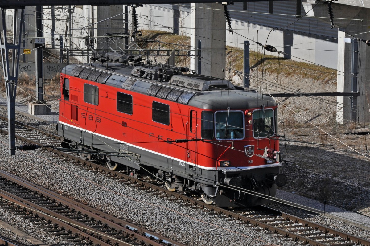 Re 4/4 II 11118 am Bahnhof SBB in Basel. Die Aufnahme stammt vom 20.02.2014.